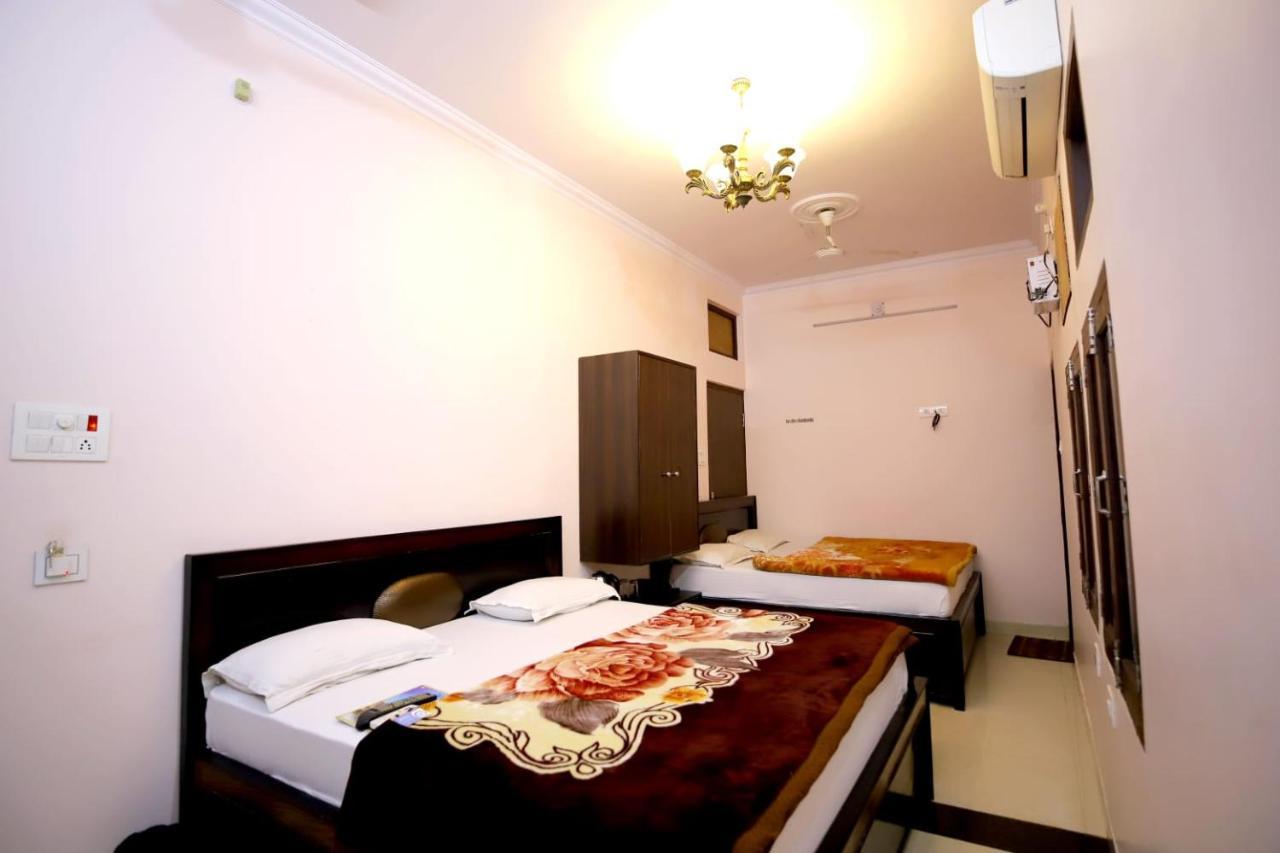 Hotel Blue Star バラナシ エクステリア 写真
