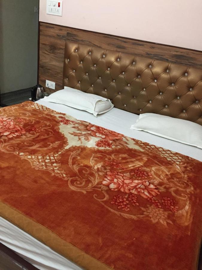 Hotel Blue Star バラナシ エクステリア 写真
